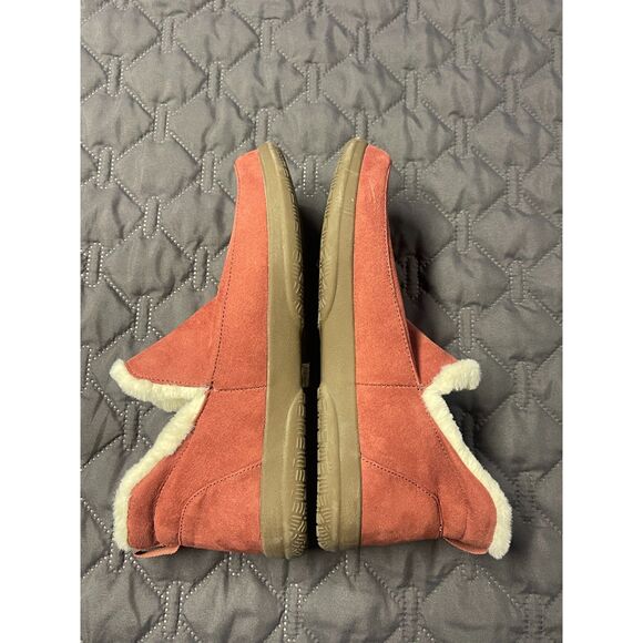 Vionic Women’s Sinclair Faux Fur Slipper Boots Sz 8.5- Cozy Indoor Shoes- Syrah - Picture 3 of 13